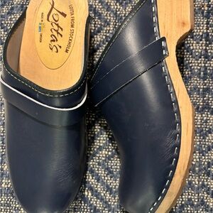 Lotta From Stockholm Women’s 41 (size 9) Navy Clogs